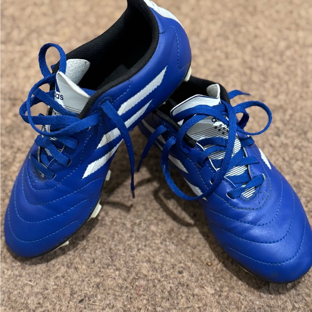Adidas Boys Blue Soccer Cleats size 2.5